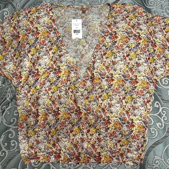 Multi-colored top size L - Picture 1 of 6
